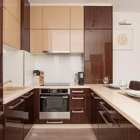 Modern & Comfy With Easy Access To Center 布拉迪斯拉发