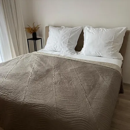 Modern & Comfy With Easy Access To Center * 布拉迪斯拉发