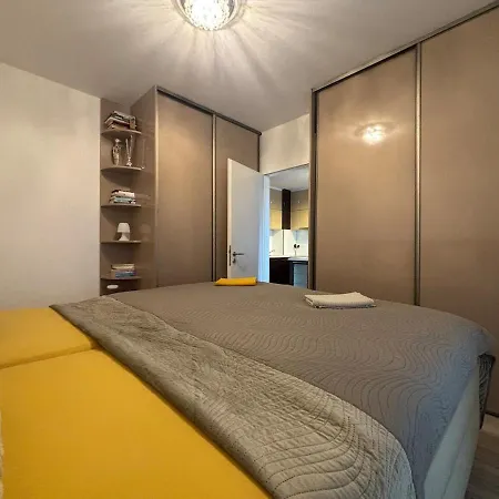 Modern & Comfy With Easy Access To Center