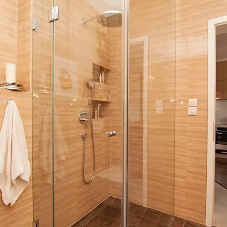Modern & Comfy With Easy Access To Center 公寓 布拉迪斯拉发